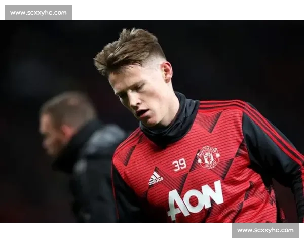 灯光晃眼？麦克托米奈：闭眼射就对了